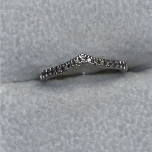 White gold woman diamond ring